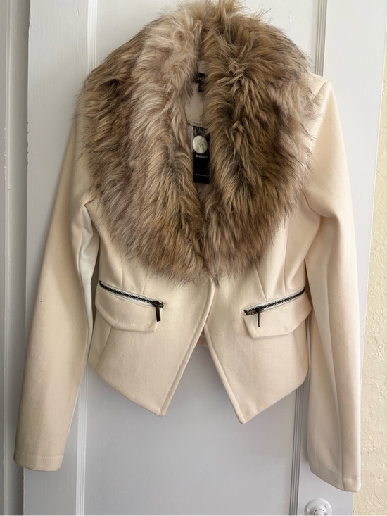 bebe Jackets & Blazers - bebe Cream Blazer with Luxe Faux Fur Shawl Collar